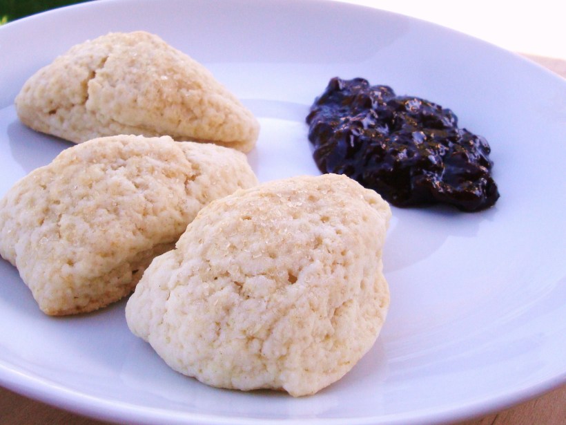 cream scones with prune sauce